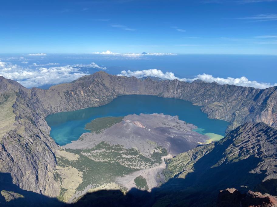 Mount Rinjani Trek Guide
